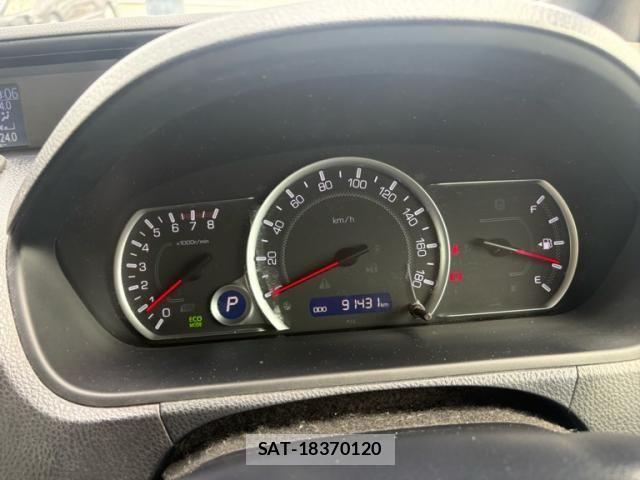 Toyota VOXY 2014-01 8132929-22