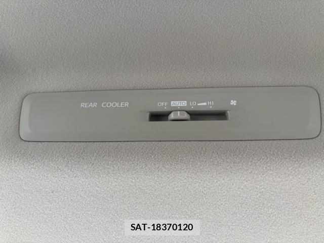 Toyota VOXY 2014-01 8132929-26