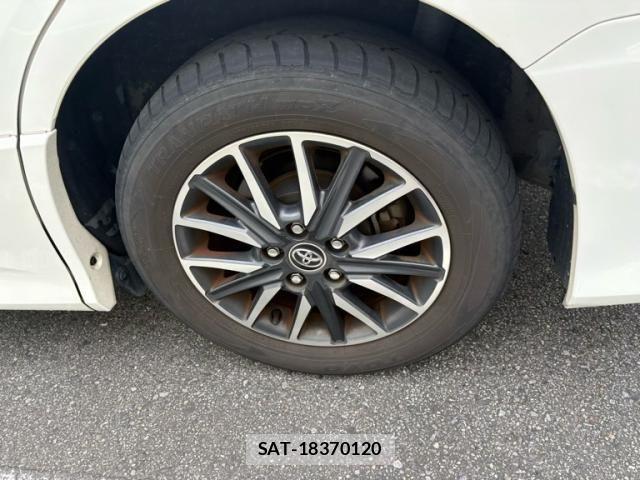 Toyota VOXY 2014-01 8132929-5