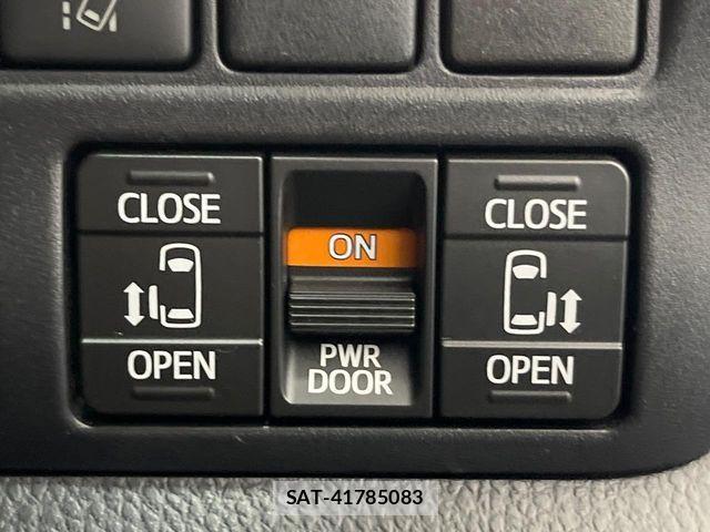Toyota VOXY 2021-01 8132902-5