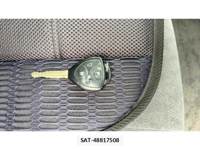 Toyota VOXY 2006-03 8132953-13