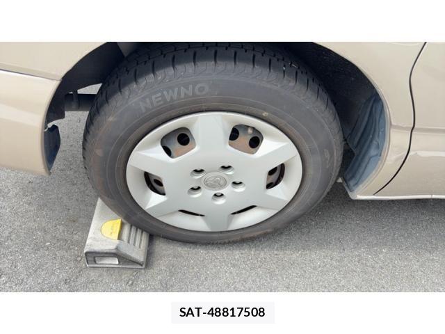 Toyota VOXY 2006-03 8132953-2
