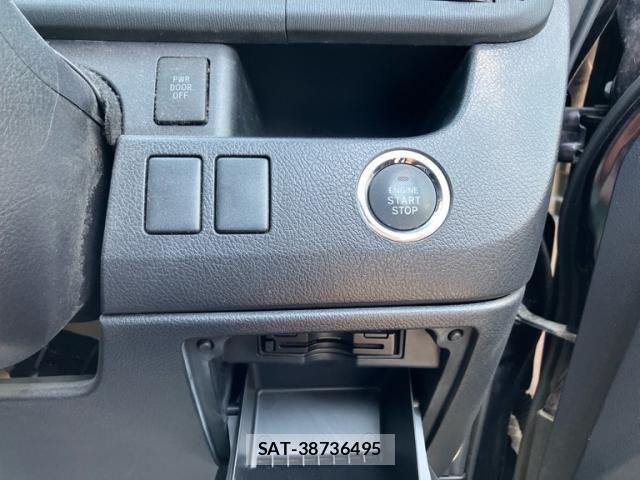 Toyota VOXY 2013-08 8132936-10