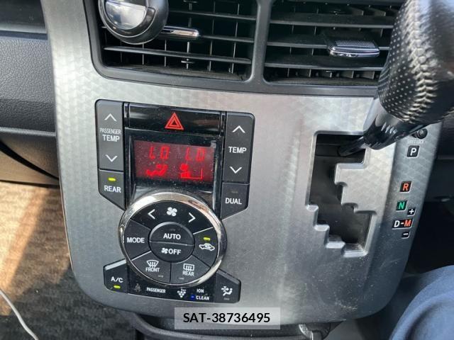 Toyota VOXY 2013-08 8132936-16