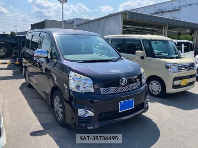 Toyota VOXY 2013-08 8132936-1