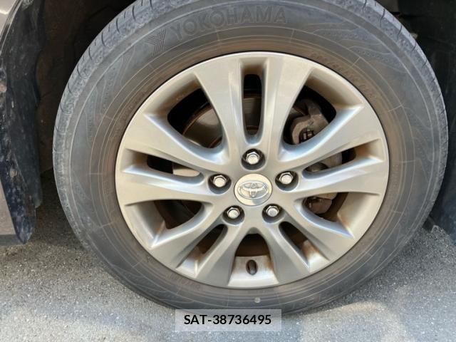 Toyota VOXY 2013-08 8132936-2