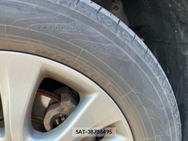 Toyota VOXY 2013-08 8132936-3