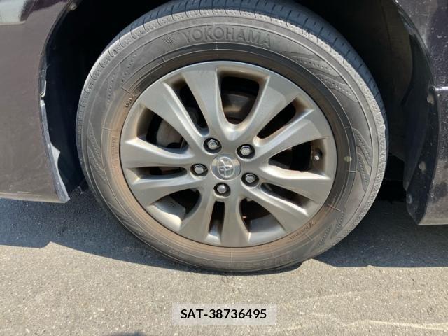 Toyota VOXY 2013-08 8132936-7