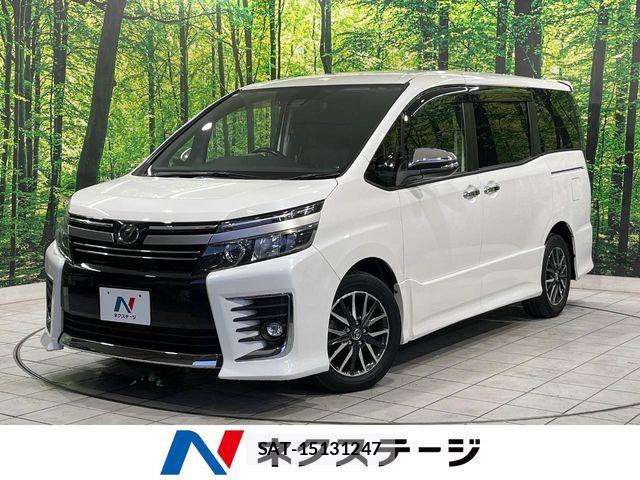 Toyota VOXY 2017-02 8132927-0