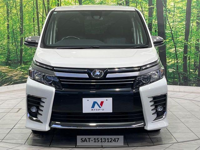 Toyota VOXY 2017-02 8132927-13