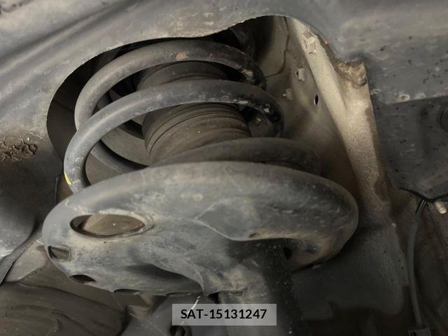 Toyota VOXY 2017-02 8132927-19