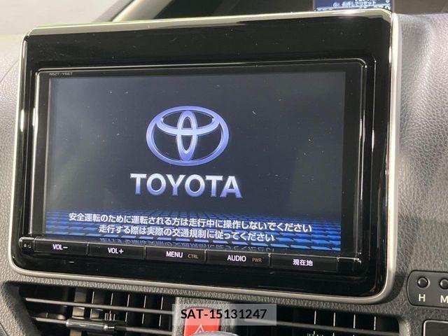 Toyota VOXY 2017-02 8132927-4