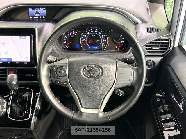 Toyota VOXY 2019-02 8132917-11