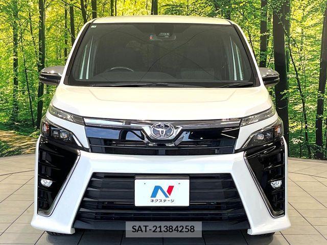 Toyota VOXY 2019-02 8132917-14