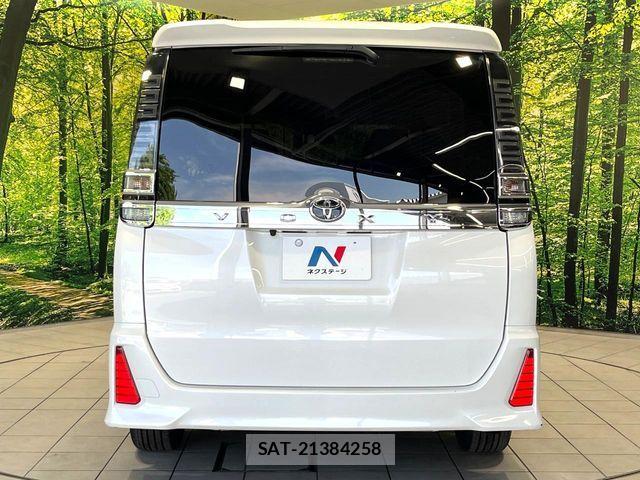 Toyota VOXY 2019-02 8132917-15