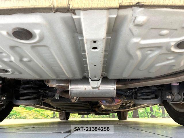 Toyota VOXY 2019-02 8132917-18