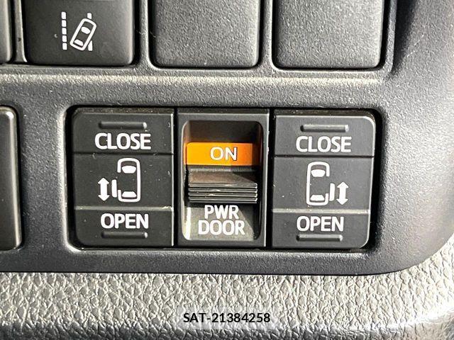 Toyota VOXY 2019-02 8132917-4