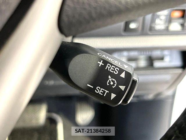 Toyota VOXY 2019-02 8132917-5