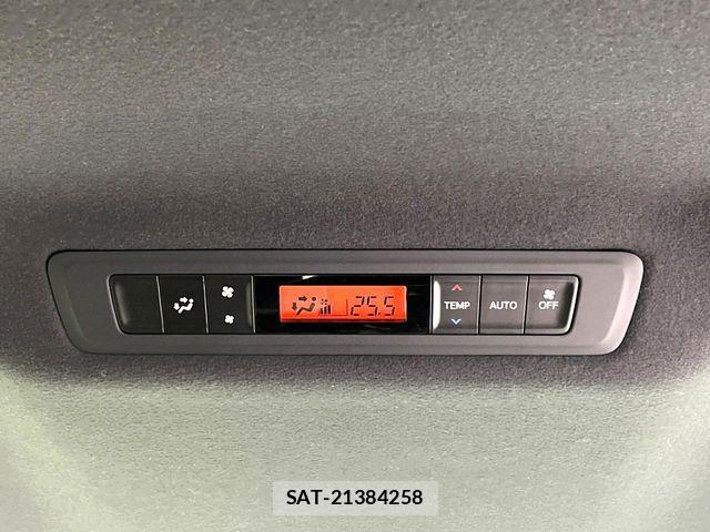 Toyota VOXY 2019-02 8132917-6