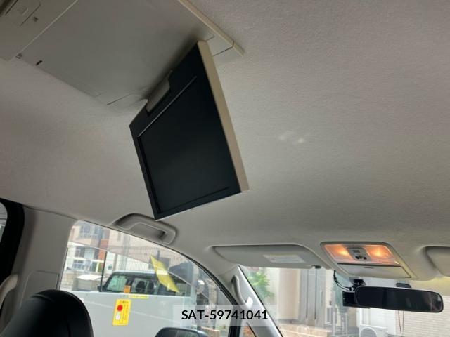Toyota VOXY 2013-08 8132935-13