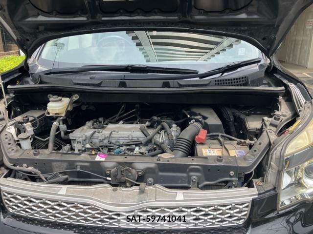 Toyota VOXY 2013-08 8132935-15