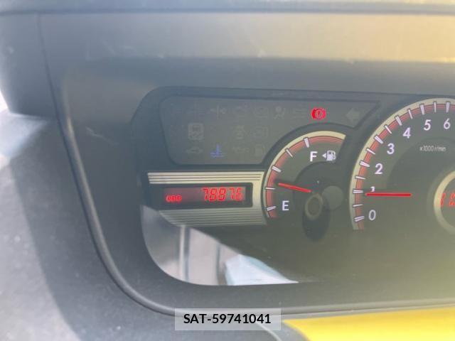 Toyota VOXY 2013-08 8132935-17