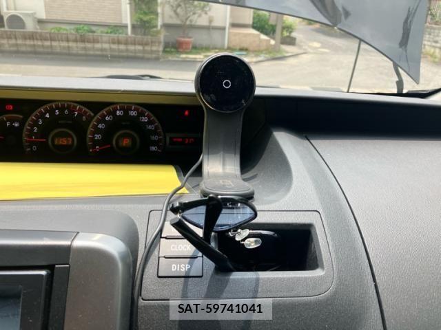 Toyota VOXY 2013-08 8132935-18