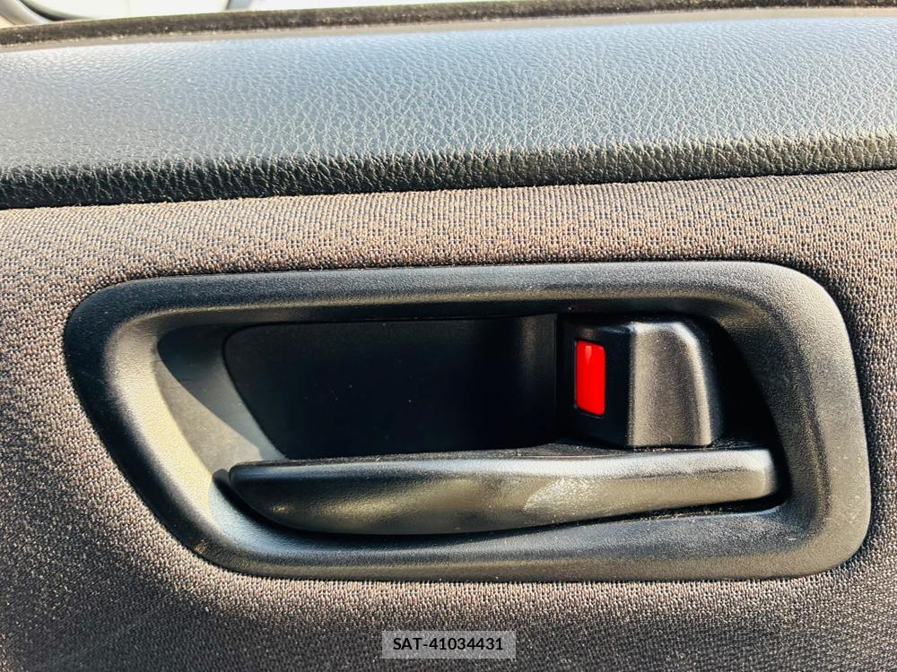 Toyota VOXY 2017-03 7974299-20