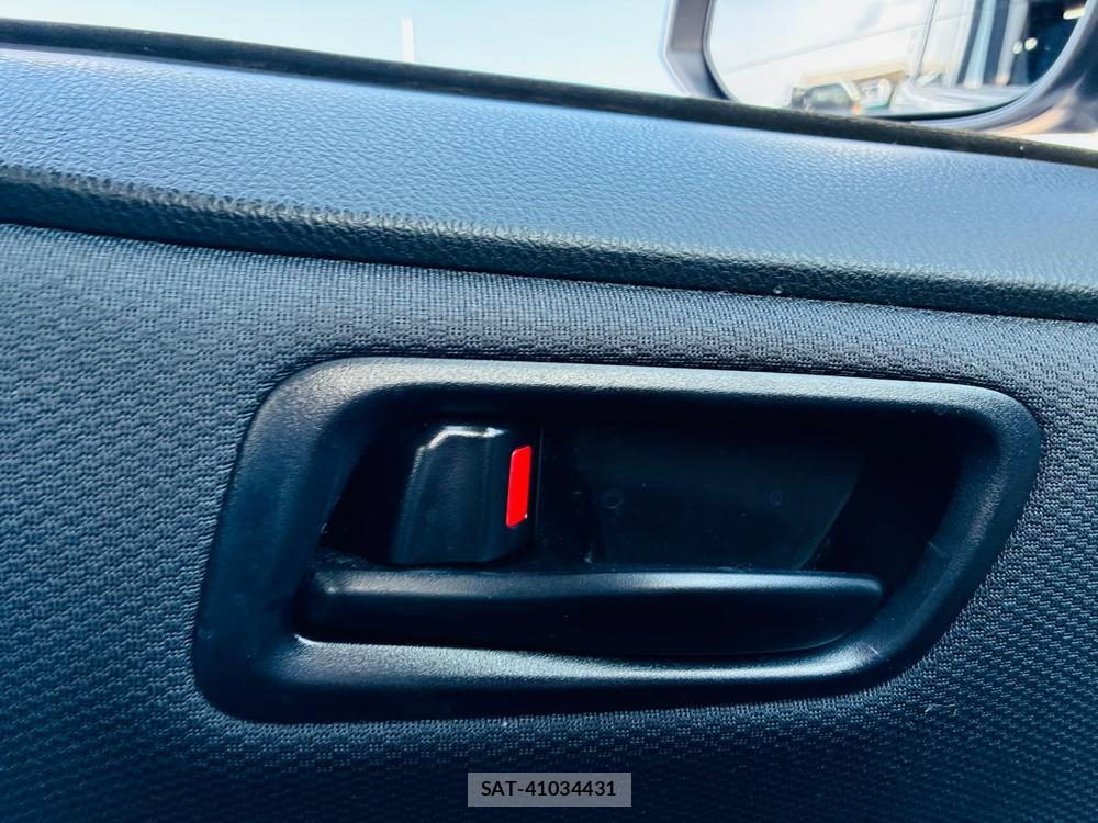 Toyota VOXY 2017-03 7974299-22