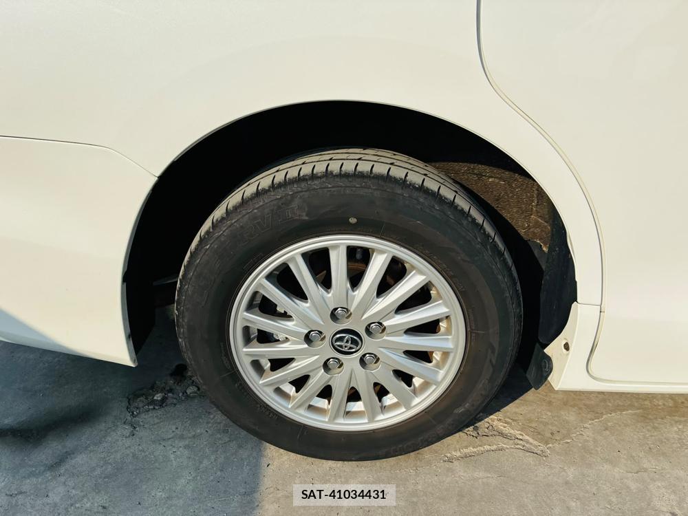Toyota VOXY 2017-03 7974299-27