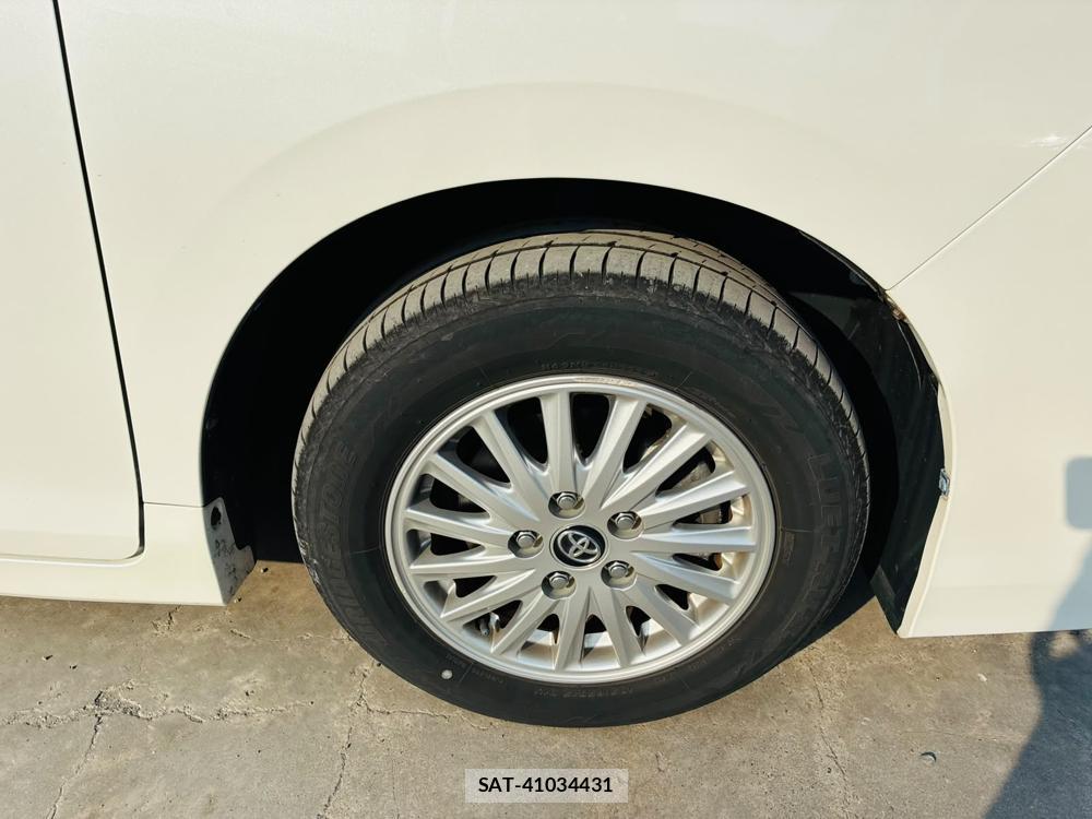 Toyota VOXY 2017-03 7974299-28