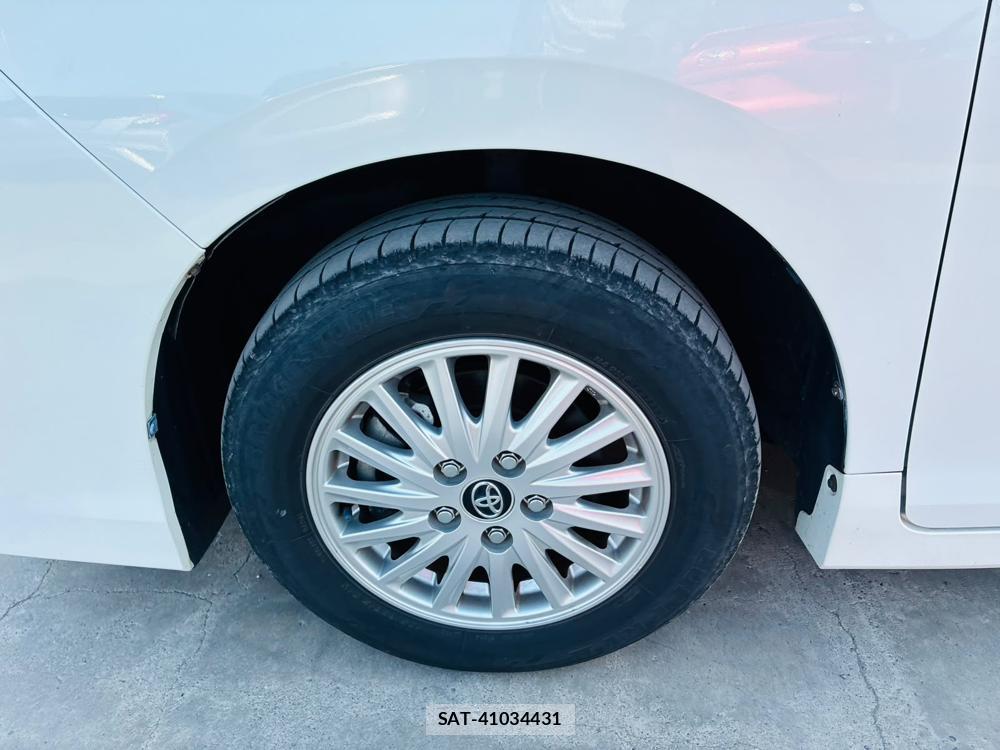 Toyota VOXY 2017-03 7974299-29