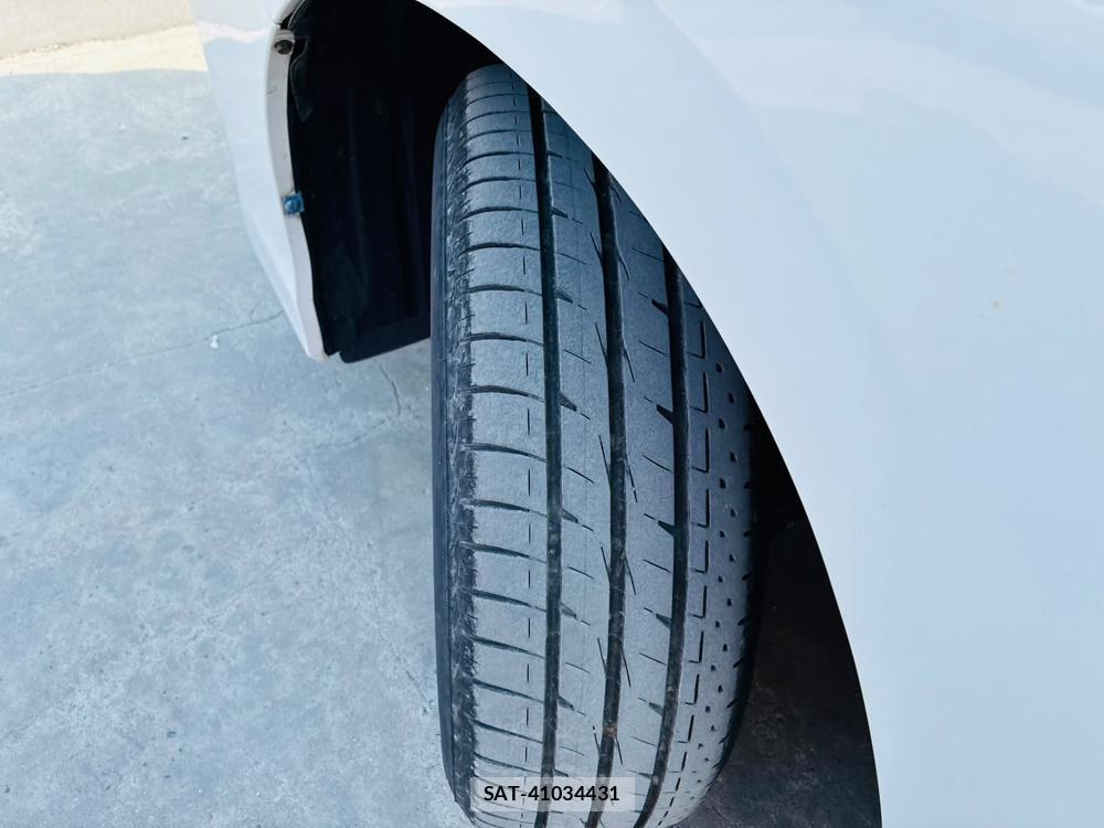 Toyota VOXY 2017-03 7974299-31