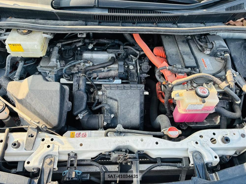 Toyota VOXY 2017-03 7974299-33