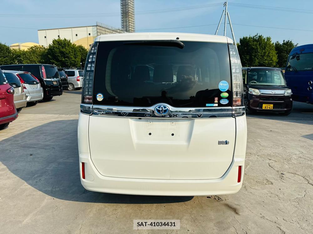 Toyota VOXY 2017-03 7974299-3