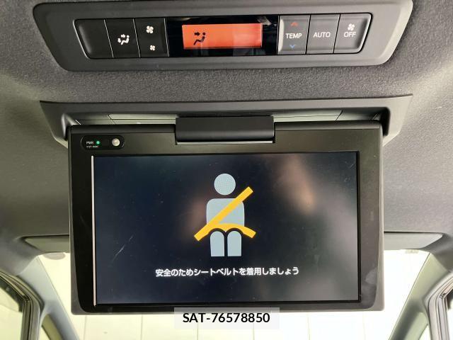 Toyota VOXY 2019-03 8132911-9