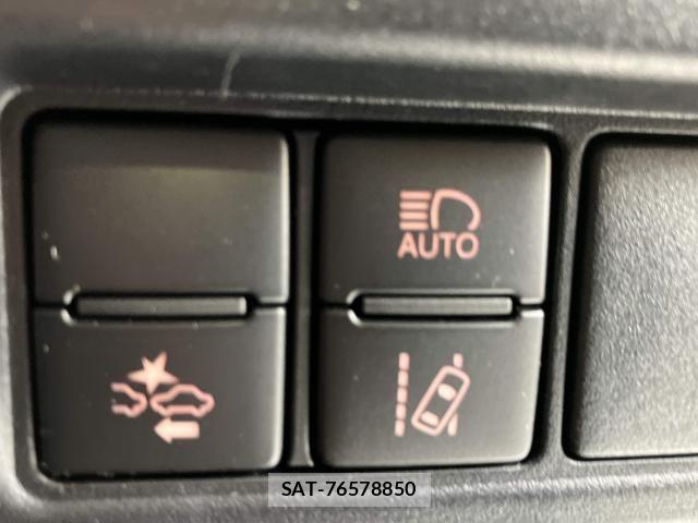 Toyota VOXY 2019-03 8132911-10