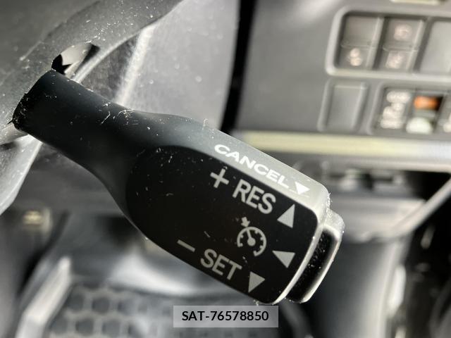 Toyota VOXY 2019-03 8132911-14