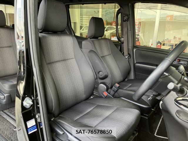 Toyota VOXY 2019-03 8132911-17