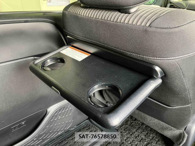 Toyota VOXY 2019-03 8132911-18