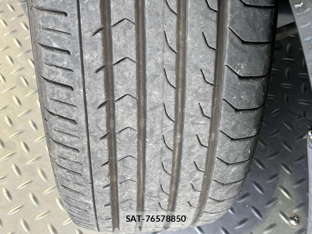 Toyota VOXY 2019-03 8132911-24