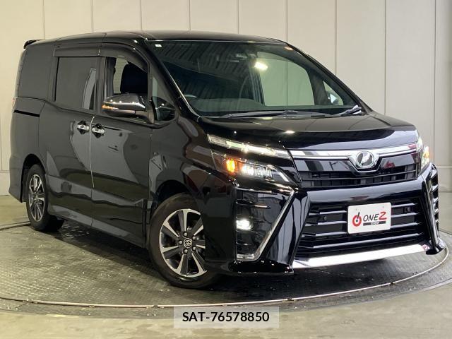 Toyota VOXY 2019-03 8132911-25