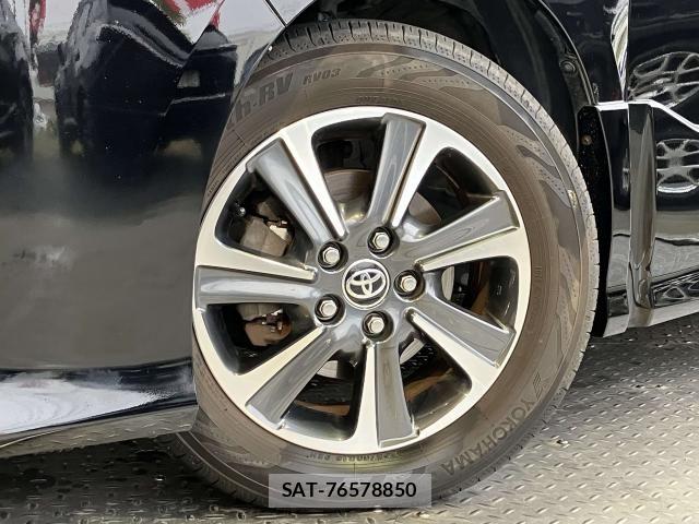 Toyota VOXY 2019-03 8132911-3