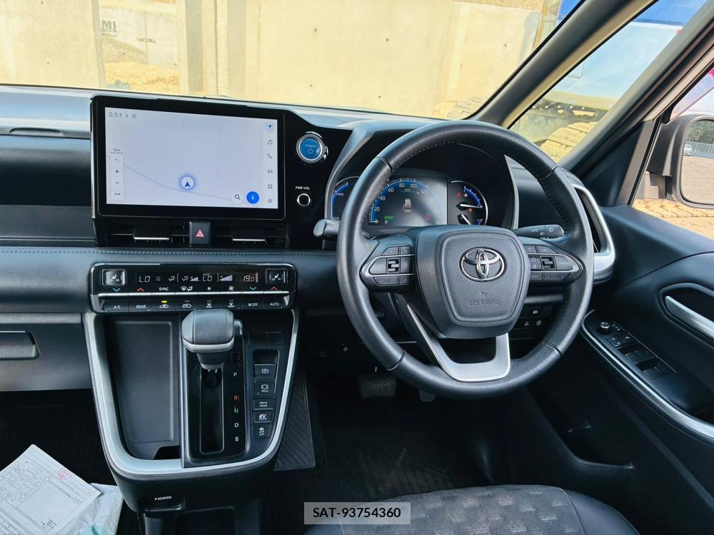 Toyota VOXY 2022-03 8080429-13