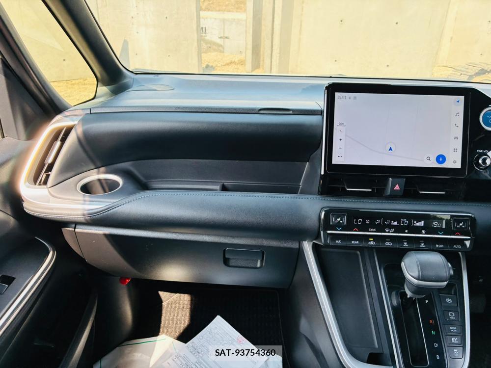 Toyota VOXY 2022-03 8080429-16