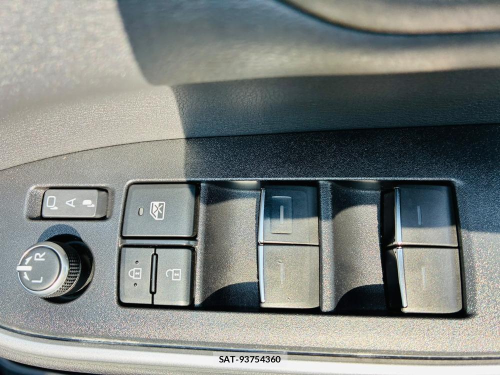 Toyota VOXY 2022-03 8080429-20