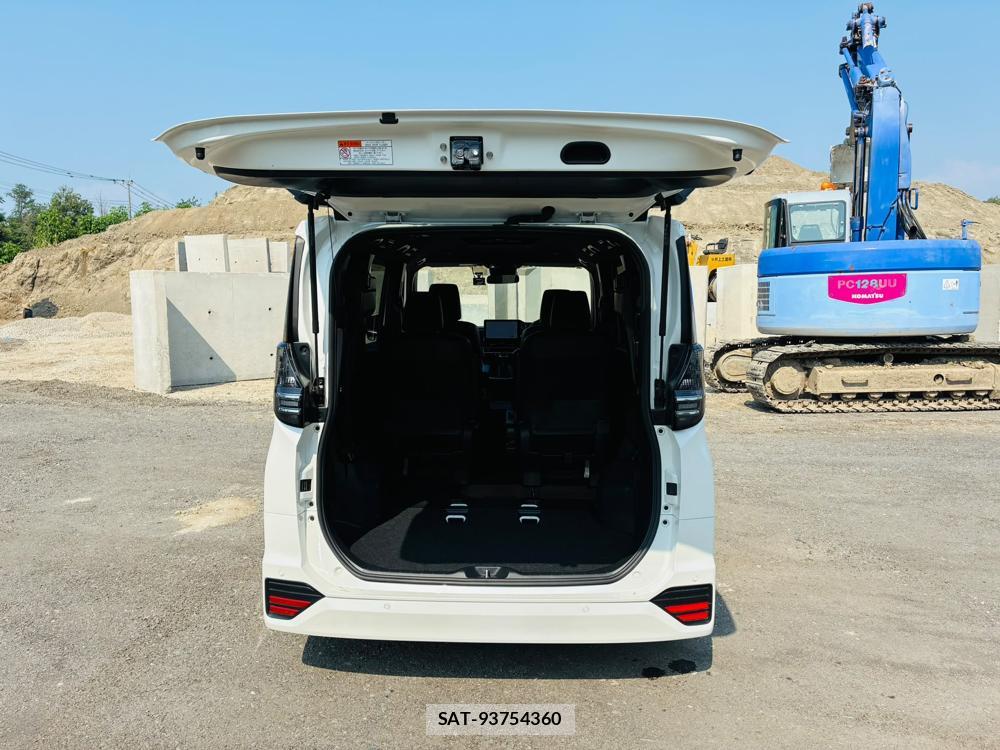 Toyota VOXY 2022-03 8080429-25