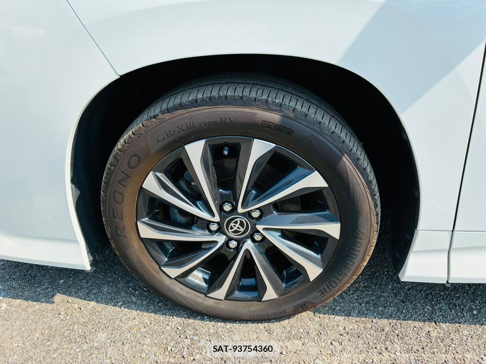 Toyota VOXY 2022-03 8080429-28