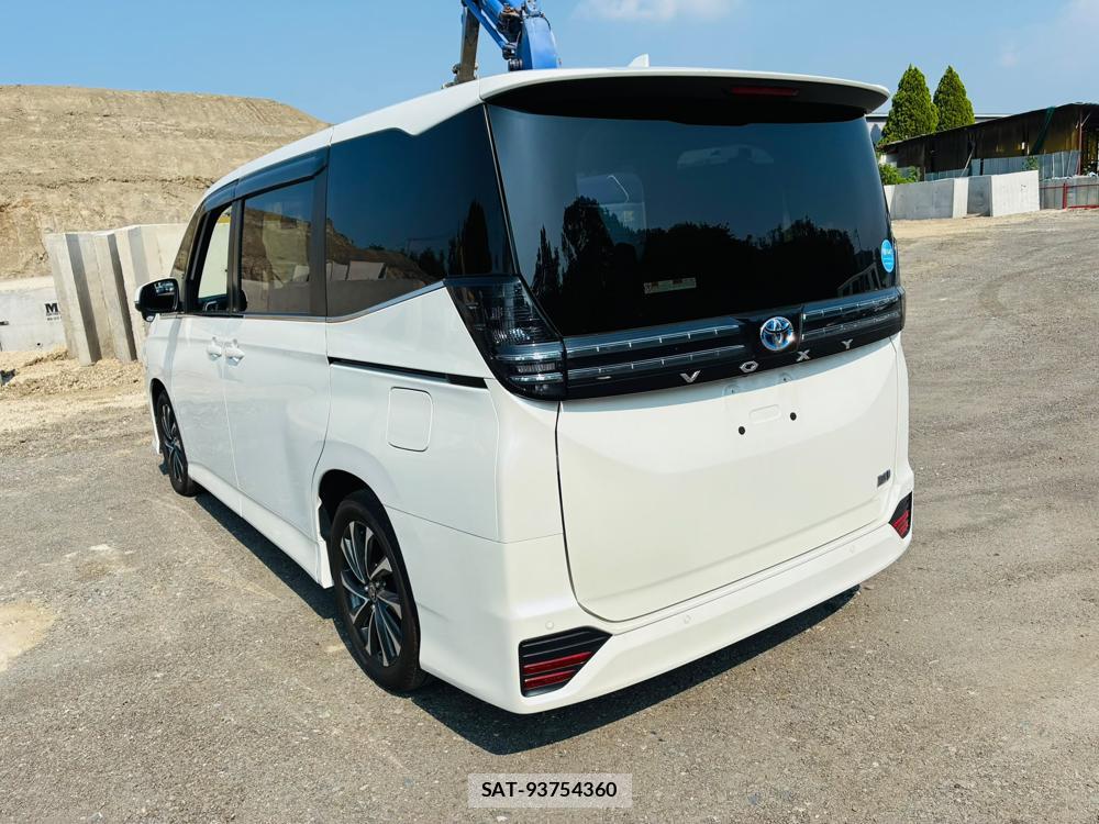 Toyota VOXY 2022-03 8080429-2