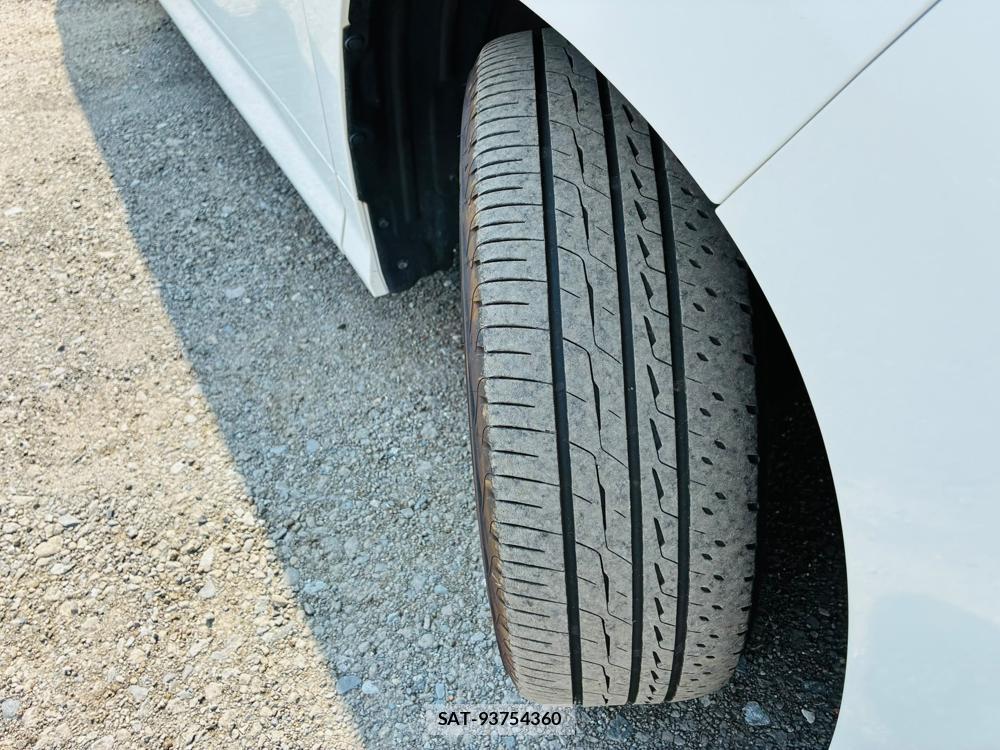 Toyota VOXY 2022-03 8080429-31